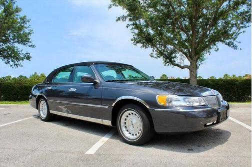 1998 Lincoln Town Car Executive