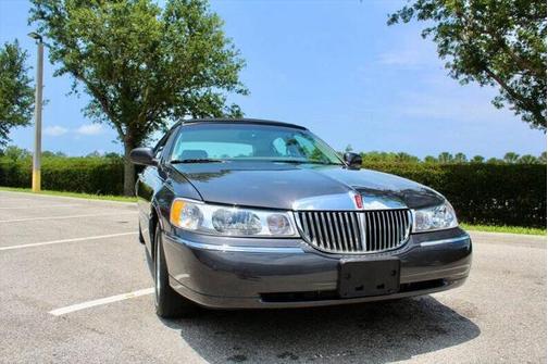 1998 Lincoln Town Car Executive