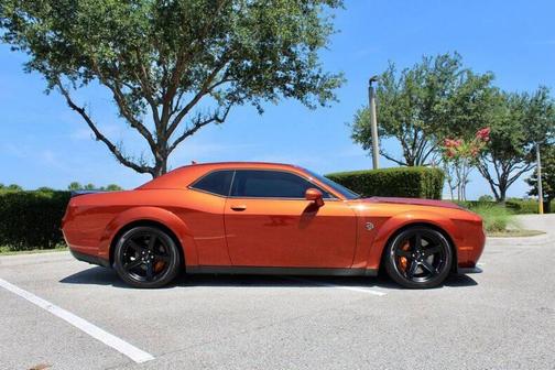 Sinamon Stick 2021 Dodge Challenger
