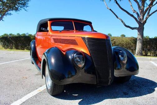1937 Ford Deluxe 