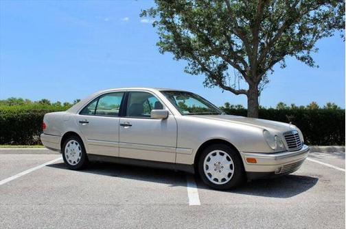 1999 Mercedes-Benz E-Class E 300TD Turbodiesel 4dr Sedan