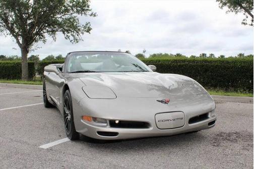 2000 Chevrolet Corvette Base