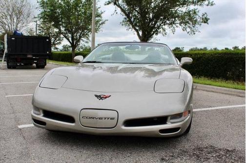 2000 Chevrolet Corvette Base