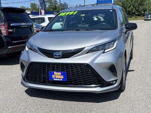 2022 Toyota Sienna XSE 7 PASSENGER