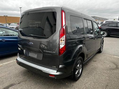 2022 Ford Transit Connect TITANIUM