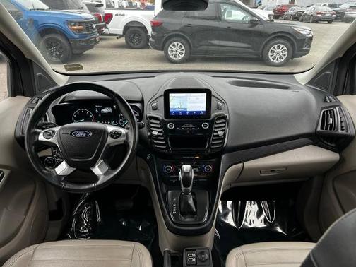 2022 Ford Transit Connect TITANIUM
