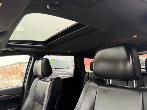 2018 Jeep Grand Cherokee LAREDO