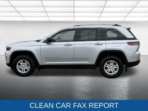 Silver Zynith 2022 Jeep Grand Cherokee LAREDO