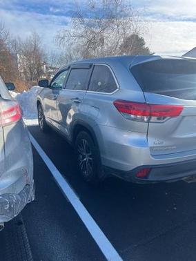 2019 Toyota Highlander LE