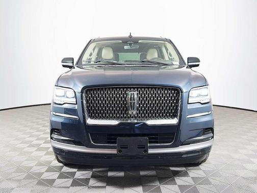 Flight Blue Metallic Clearcoat 2022 Lincoln Navigator Reserve