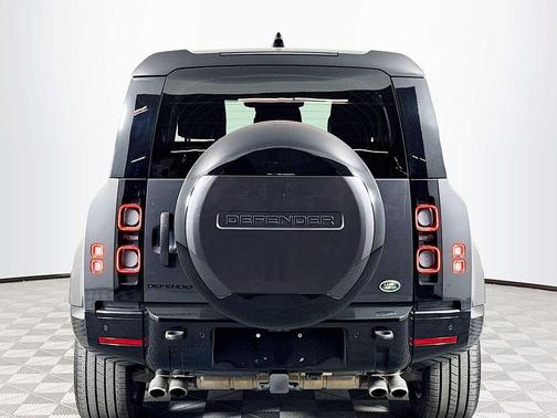 2023 Land Rover Defender V8