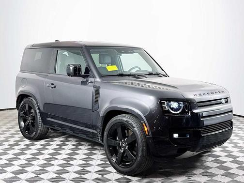 2023 Land Rover Defender V8