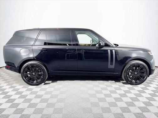 2025 Land Rover Range Rover P530 SE 7 Seat