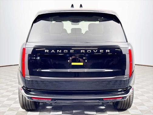 2025 Land Rover Range Rover P530 SE 7 Seat