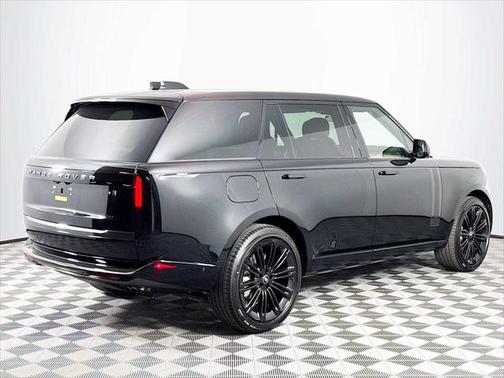 2025 Land Rover Range Rover P530 SE 7 Seat