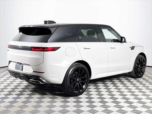 2025 Land Rover Range Rover Sport SE
