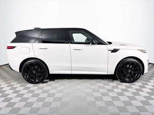 2025 Land Rover Range Rover Sport SE