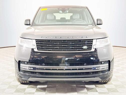 2026 Land Rover Range Rover P530 SE