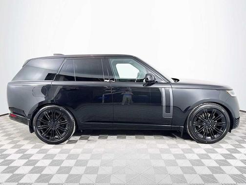 2026 Land Rover Range Rover P530 SE