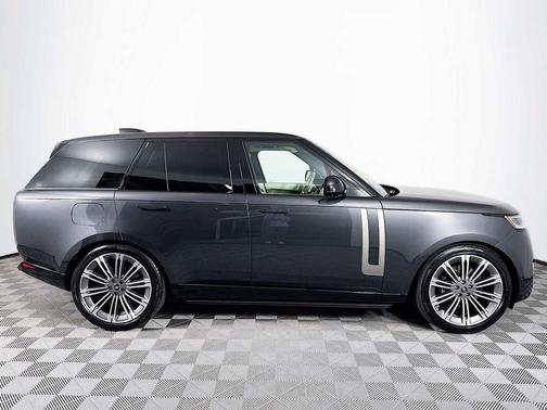 2025 Land Rover Range Rover P530 SE