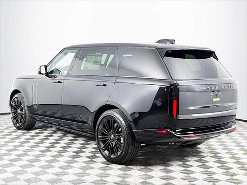 2025 Land Rover Range Rover P530 SE 7 Seat