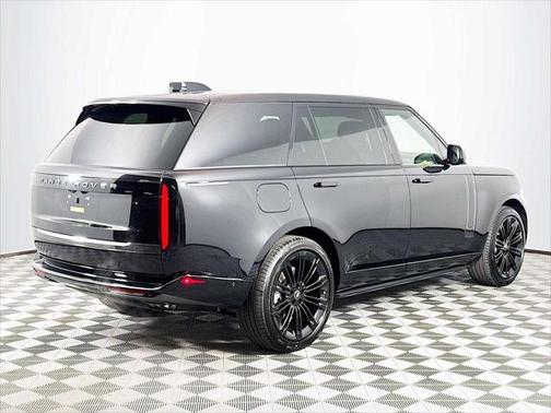 2025 Land Rover Range Rover P530 SE 7 Seat
