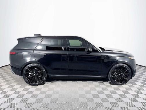 2025 Land Rover Range Rover Sport SE