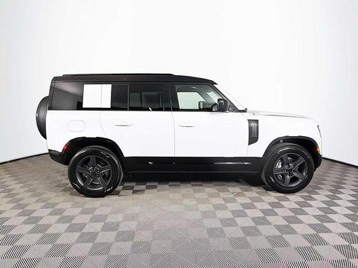Fuji White 2026 Land Rover Defender P400 X-Dynamic SE