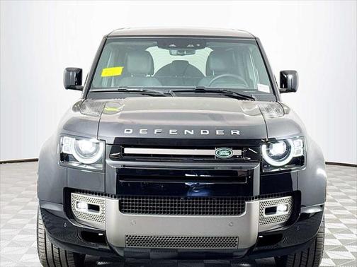 2025 Land Rover Defender 110 P500 X-Dynamic SE