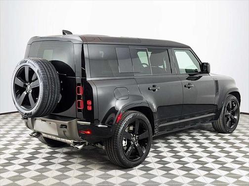 2025 Land Rover Defender 110 P500 X-Dynamic SE