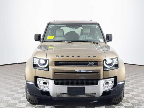 Gondwana Stone 2025 Land Rover Defender 110 P300