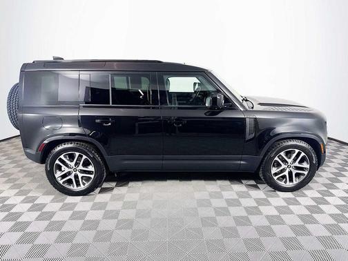 2025 Land Rover Defender 110 P300