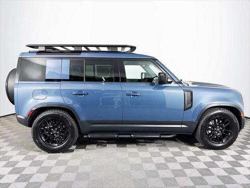 2025 Land Rover Defender 110 P400 S