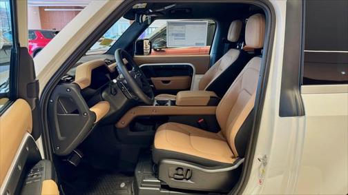 2025 Land Rover Defender V8