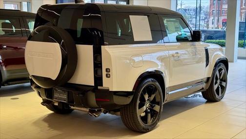 2025 Land Rover Defender V8