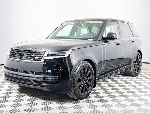 2026 Land Rover Range Rover P550e SE