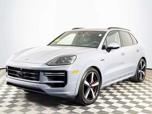 Arctic Grey 2025 Porsche Cayenne Cayenne Turbo E-Hybrid