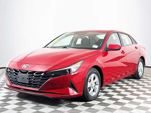 2022 Hyundai ELANTRA SE