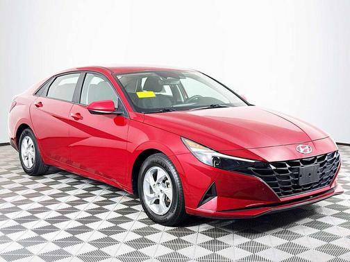 2022 Hyundai ELANTRA SE