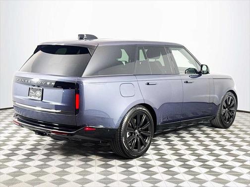 2025 Land Rover Range Rover P400 SE
