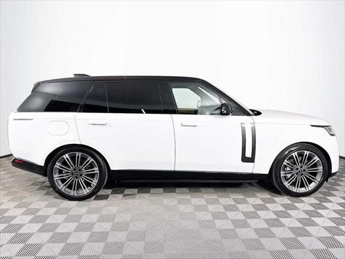 2025 Land Rover Range Rover P530 SE 7 Seat