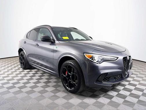 Vesuvio Gray Metallic 2023 Alfa Romeo Stelvio Quadrifoglio
