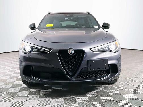 Vesuvio Gray Metallic 2023 Alfa Romeo Stelvio Quadrifoglio