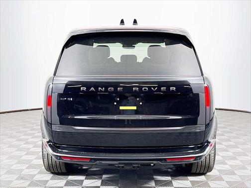 2025 Land Rover Range Rover P400 SE 7 Seat