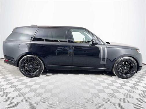 2025 Land Rover Range Rover P400 SE 7 Seat