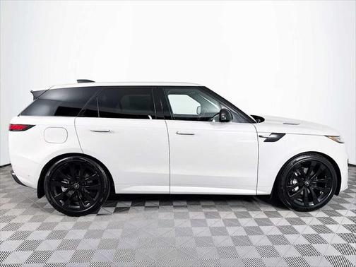 2025 Land Rover Range Rover Sport SE