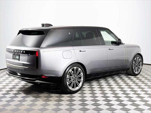 2025 Land Rover Range Rover P530 SE 7 Seat