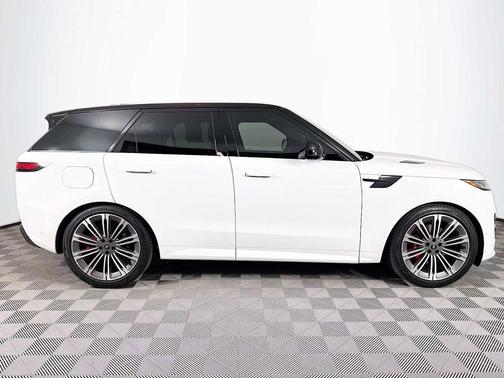 2024 Land Rover Range Rover Sport SE