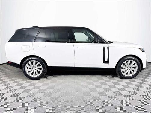 2025 Land Rover Range Rover P400 SE 7 Seat