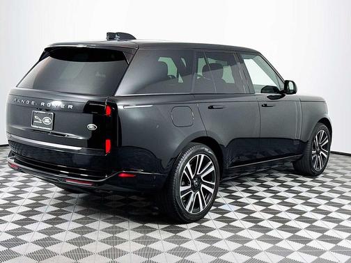 2023 Land Rover Range Rover P530 SE